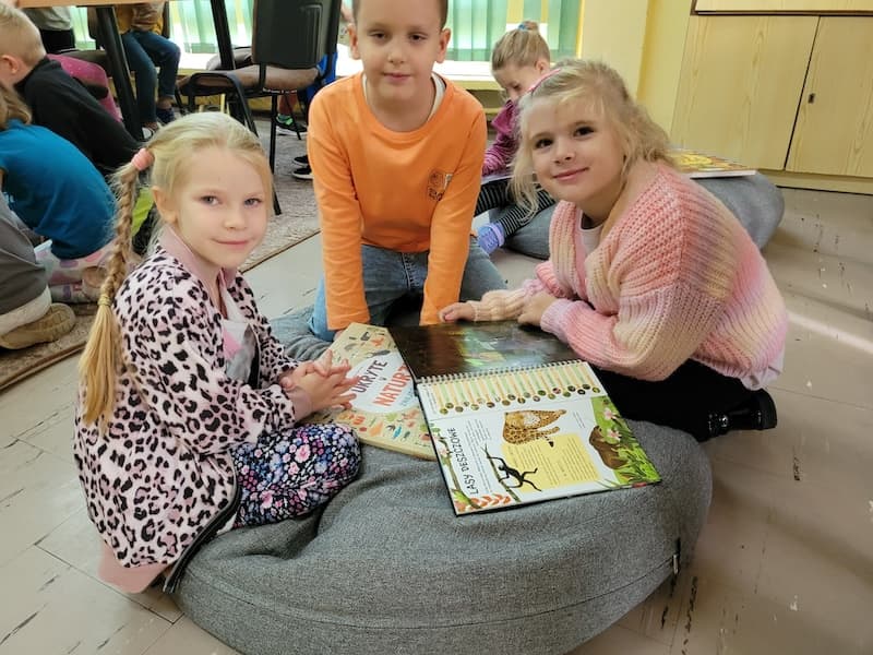 Jagódki z wizytą w Szkole Podstawowej nr 12. 20231011 093813