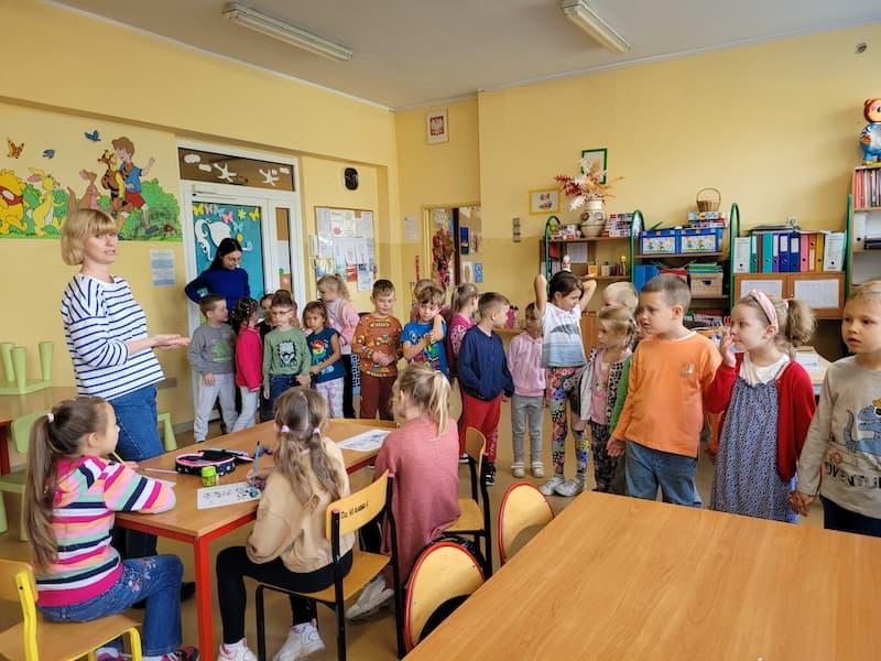 Jagódki z wizytą w Szkole Podstawowej nr 12. 20231011 094905