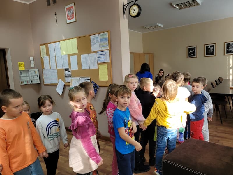 Jagódki z wizytą w Szkole Podstawowej nr 12. 20231011 101133