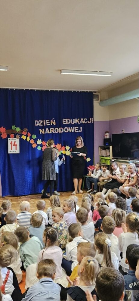 Uroczystość z okazji obchodów Dnia Edukacji Narodowej 9b4b1876 b6e5 4515 a692 708b6bf50aa8