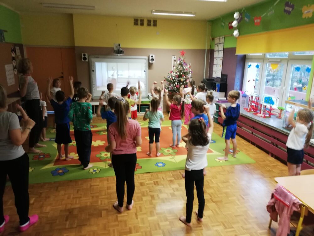 Udział w Integracyjnym WF - Świąteczna Misja 470137812 1078852550919281 8578528472807631057 n